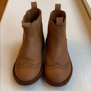 H&M Leather Chelsea punched toe boots sz 9 Camel